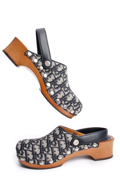 dior quake clogs